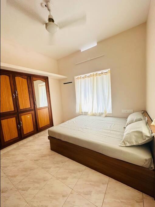 Home At Guruvayur 2 Ac Room,1 Single Bed,Kitchen Buitenkant foto