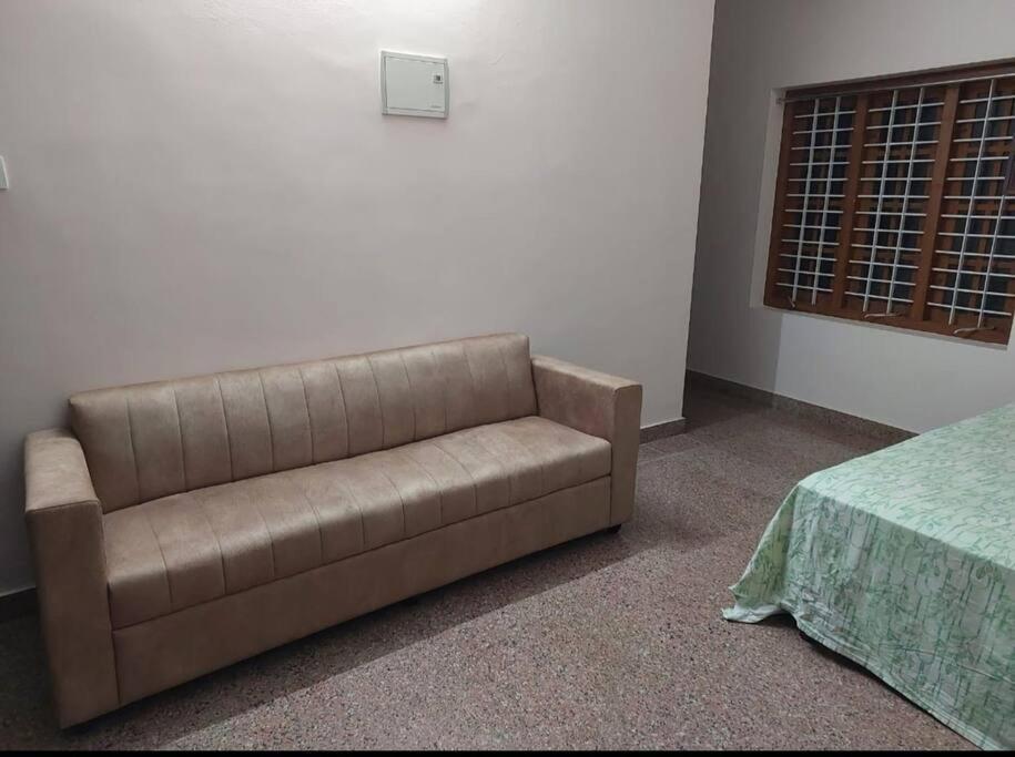 Home At Guruvayur 2 Ac Room,1 Single Bed,Kitchen Buitenkant foto